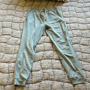 VUORI WOMEN’s JOGGER